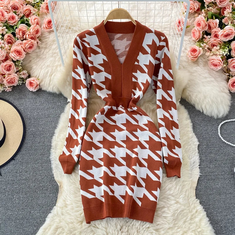houndstooth sweater dress Show Me Your Mumu Marion in Black while the simple pull Fate HOUNDSTOOTH MOCK NECK SHORT