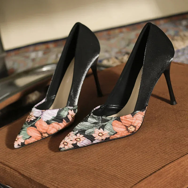 Floral Patterned Pointed Toe High Heel Shoes